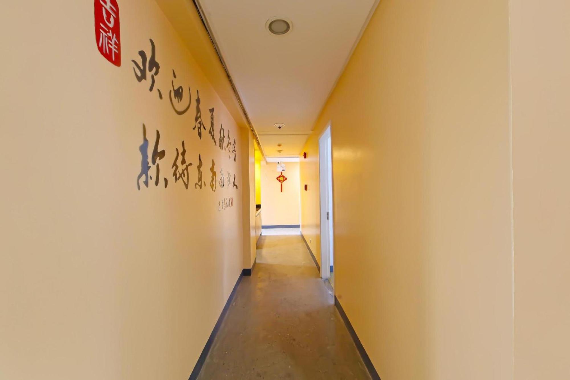 Loveness Apartelle Pasay Buitenkant foto