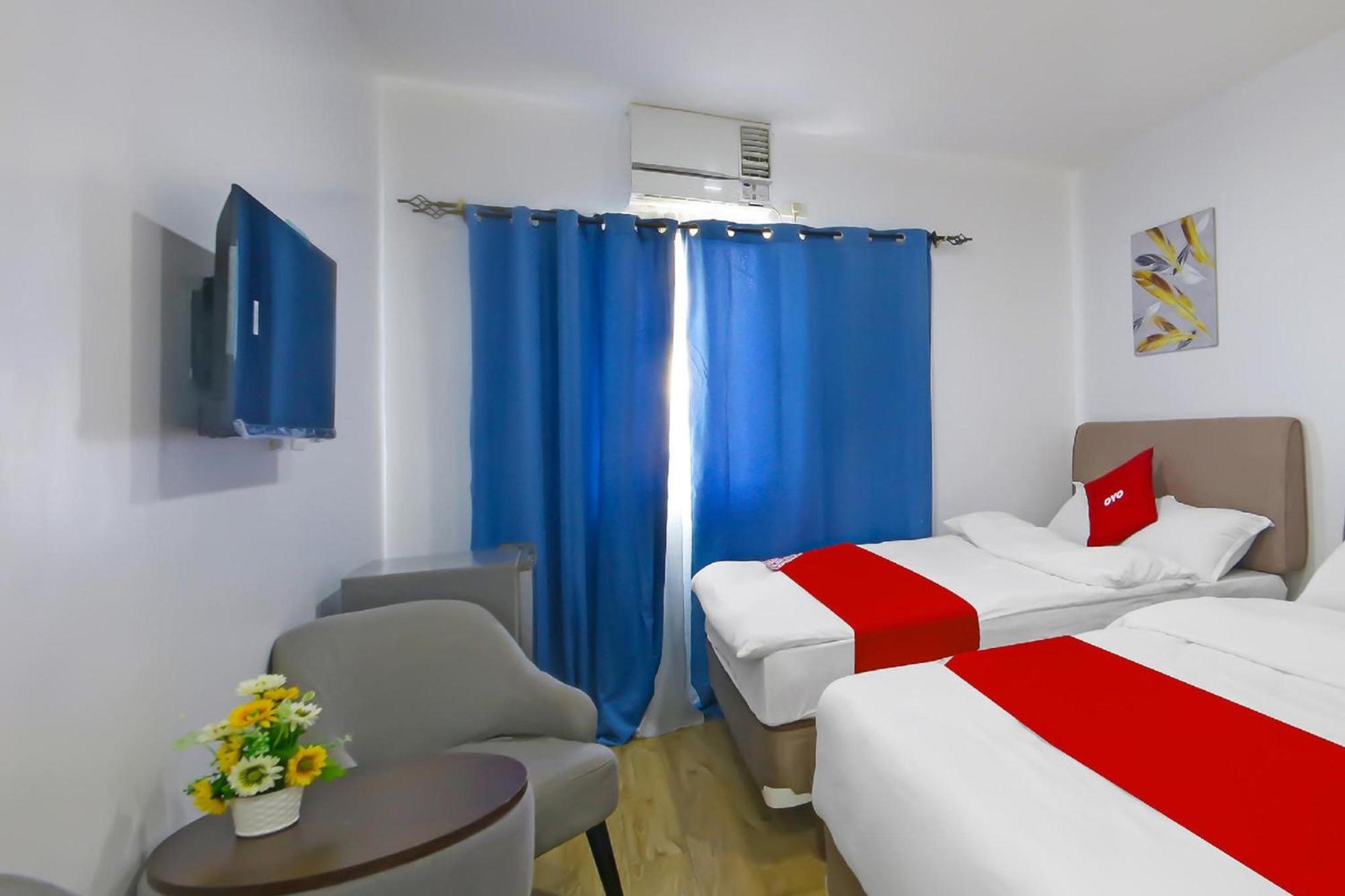 Loveness Apartelle Pasay Buitenkant foto