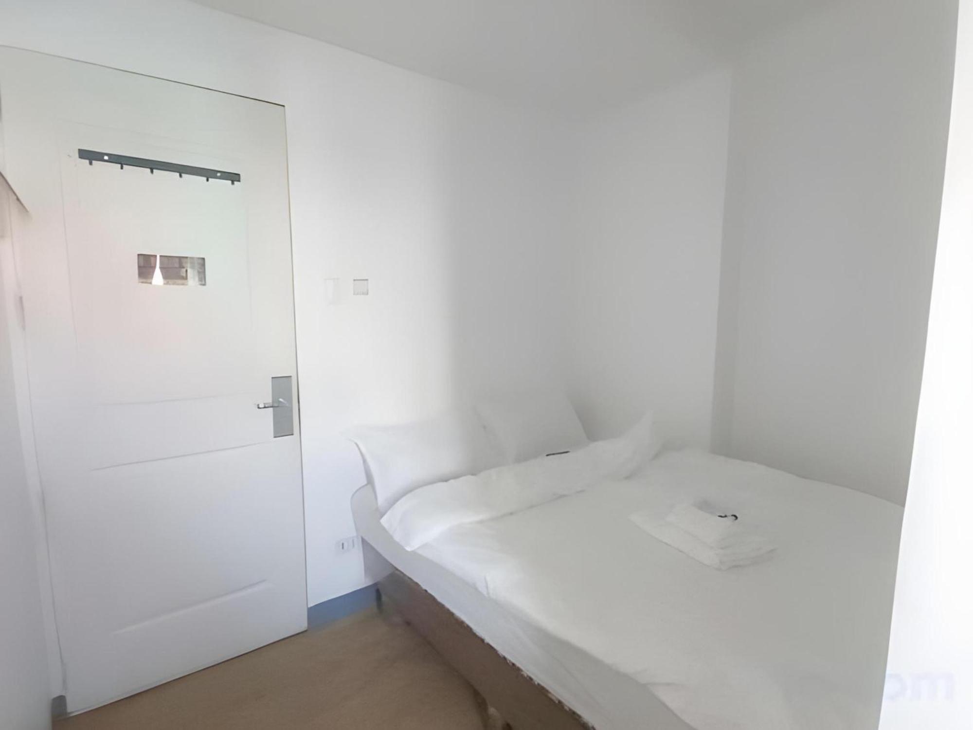 Loveness Apartelle Pasay Buitenkant foto