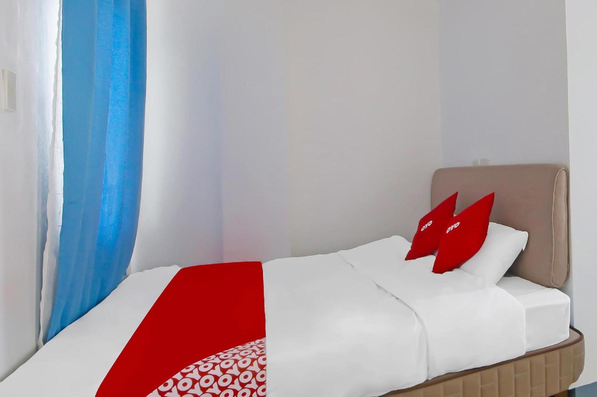 Loveness Apartelle Pasay Buitenkant foto