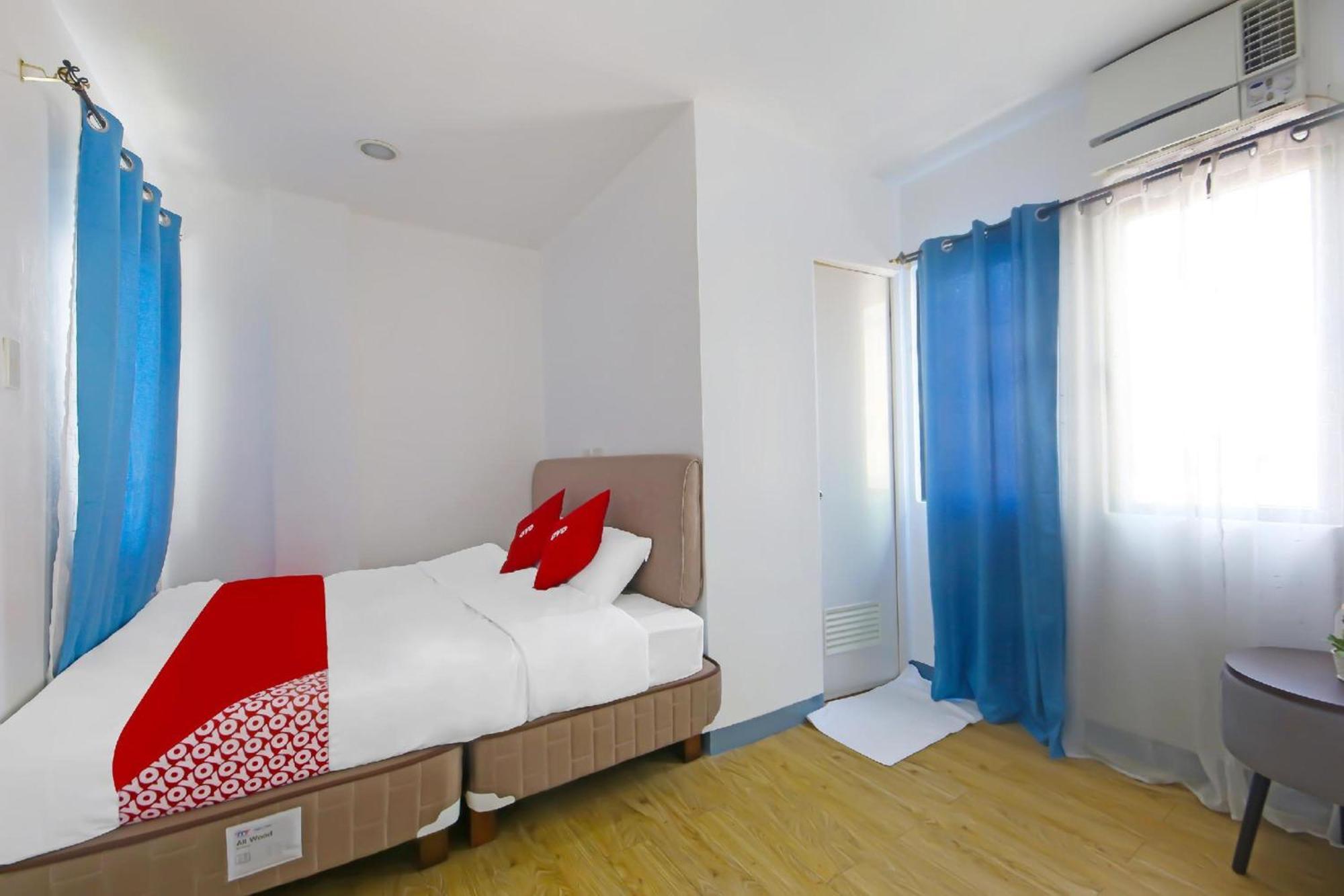 Loveness Apartelle Pasay Buitenkant foto
