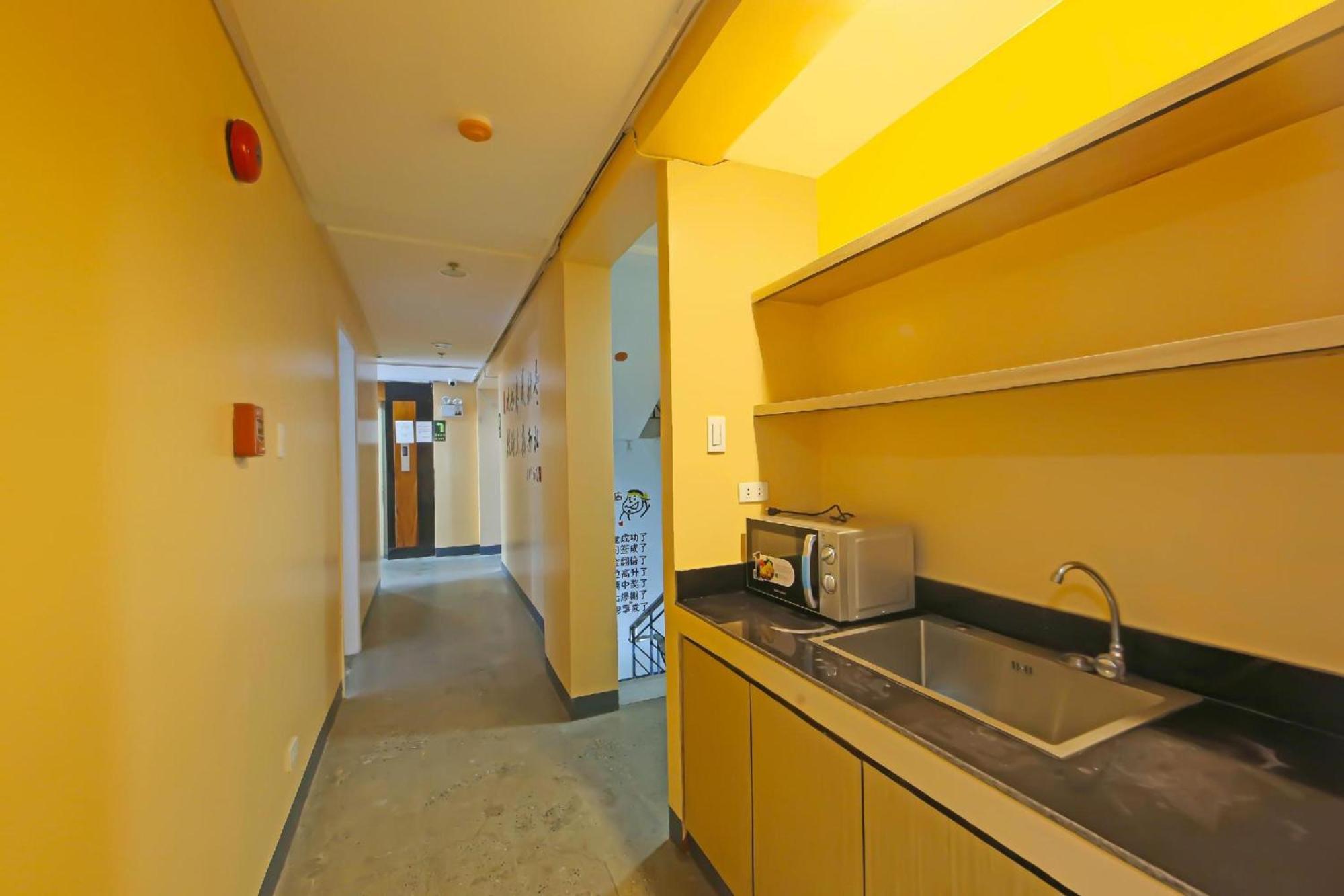 Loveness Apartelle Pasay Buitenkant foto
